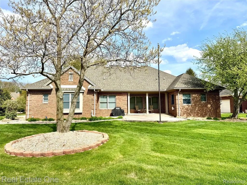 2616 Pebble Beach Drive Oakland Charter Township MI 48363