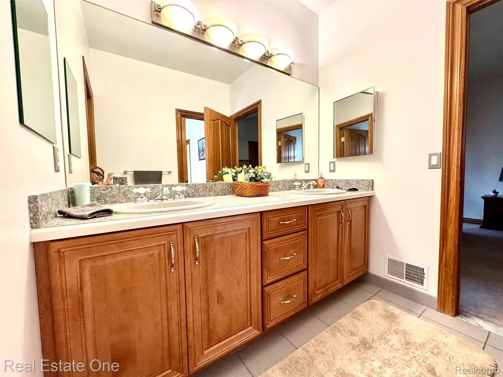 2616 Pebble Beach Drive Oakland Charter Township MI 48363