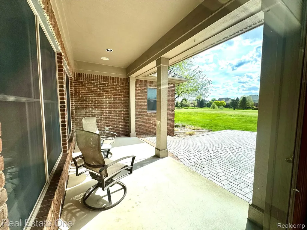 2616 Pebble Beach Drive Oakland Charter Township MI 48363