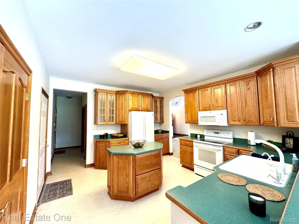 2616 Pebble Beach Drive Oakland Charter Township MI 48363