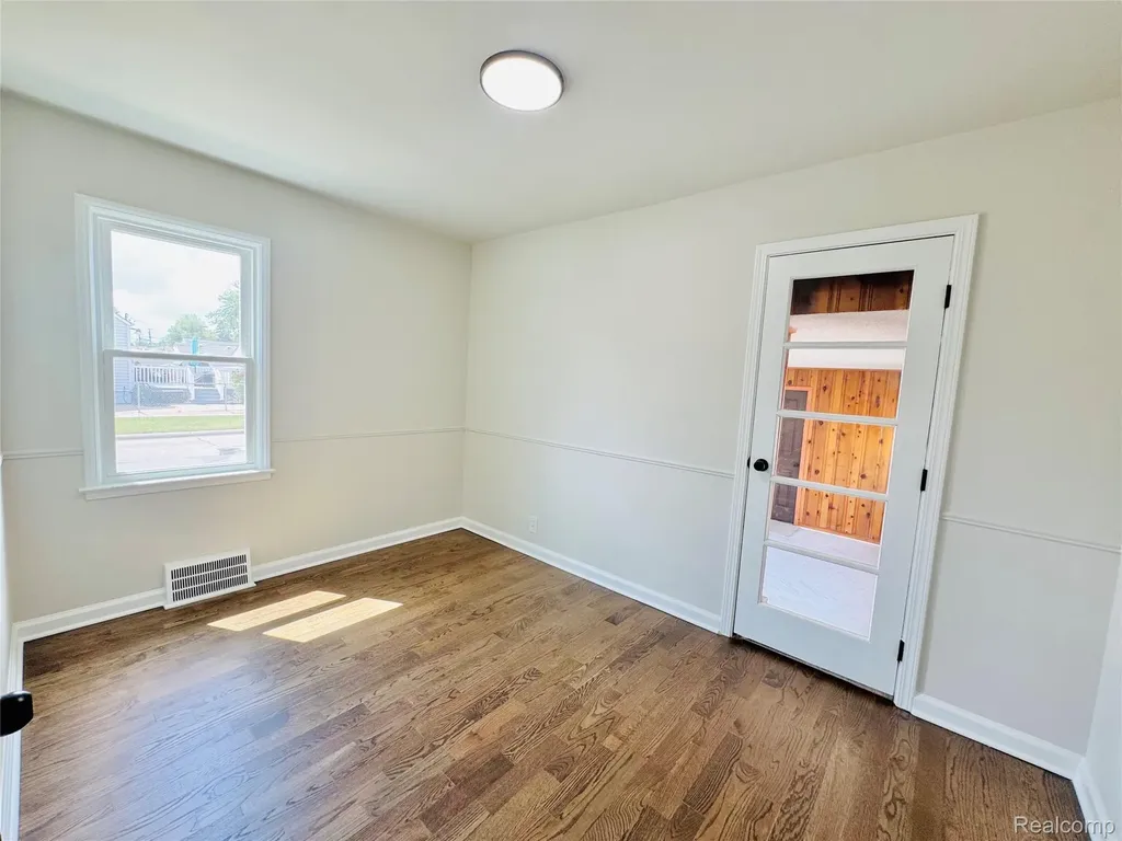 12796 Pullman Street Southgate City MI 48195