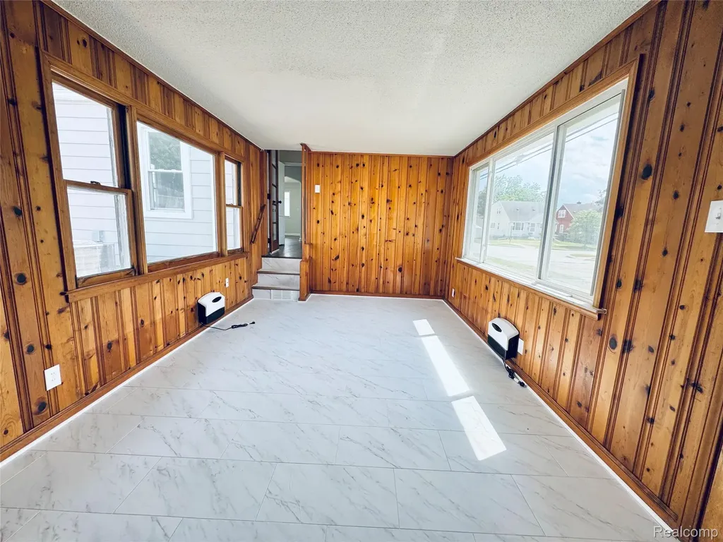 12796 Pullman Street Southgate City MI 48195