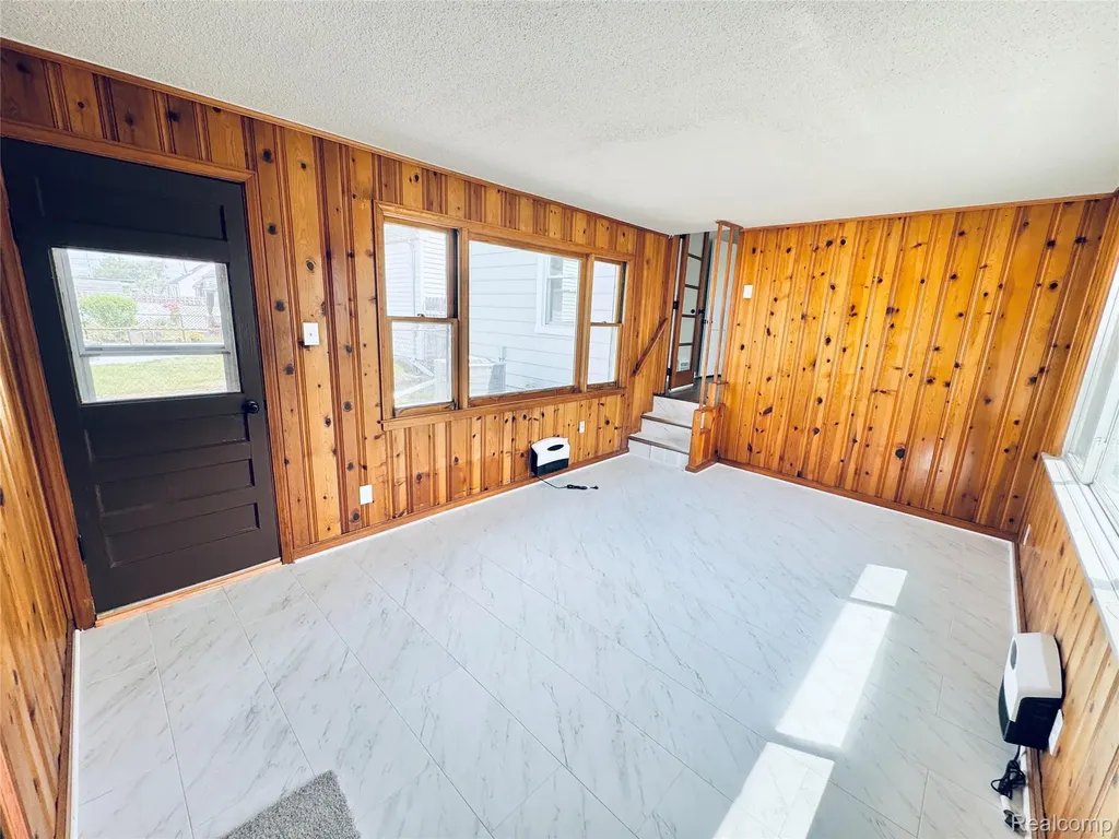 12796 Pullman Street Southgate City MI 48195