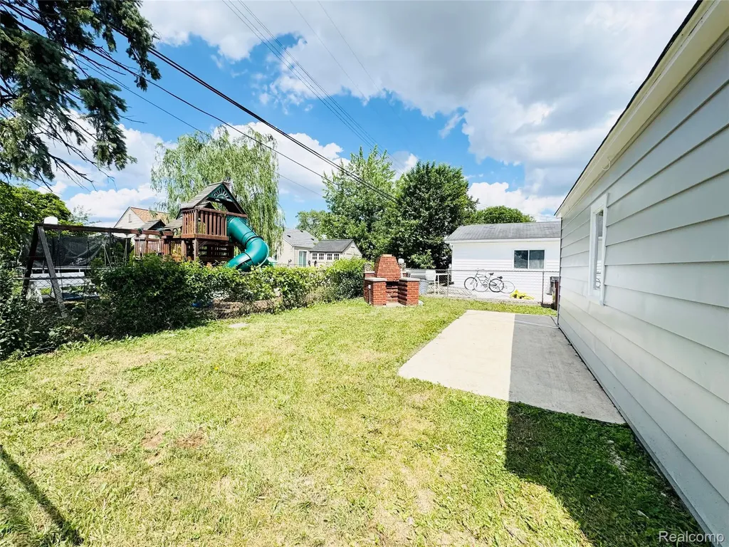 12796 Pullman Street Southgate City MI 48195