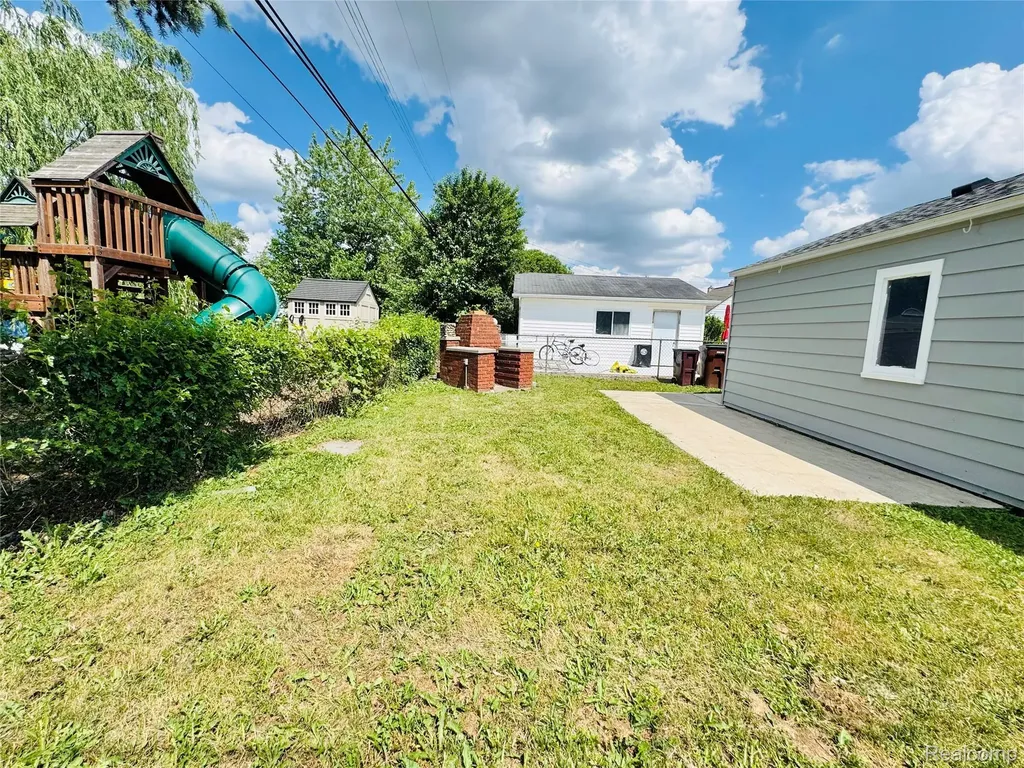 12796 Pullman Street Southgate City MI 48195