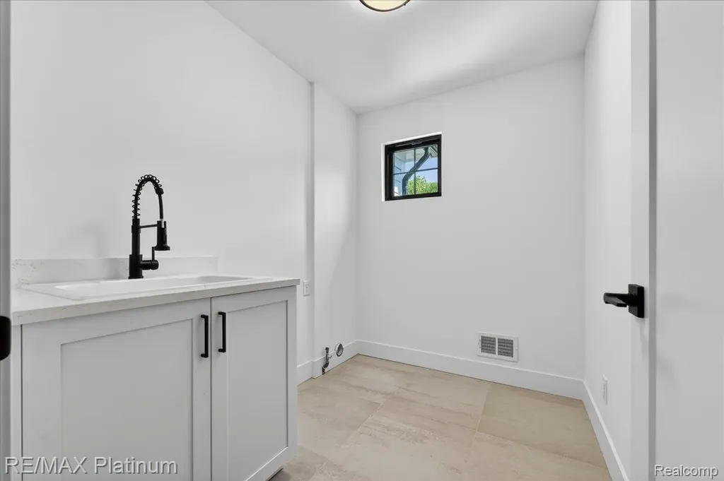 1309 Walloon Way Orion Charter Township MI 48360