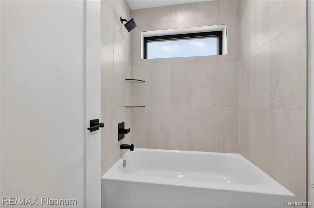 1309 Walloon Way Orion Charter Township MI 48360