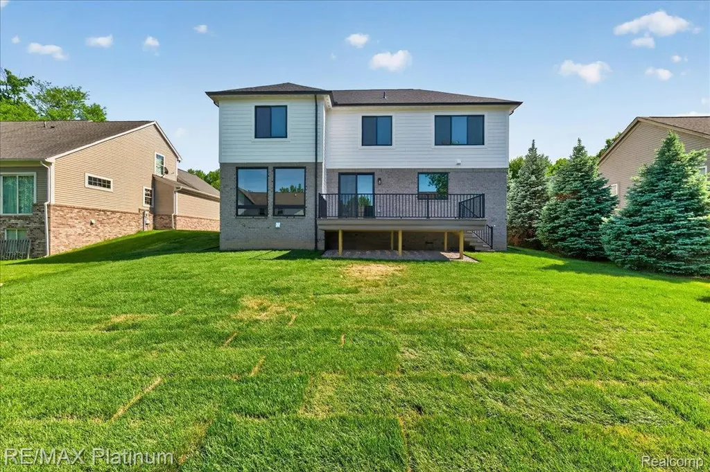 1309 Walloon Way Orion Charter Township MI 48360