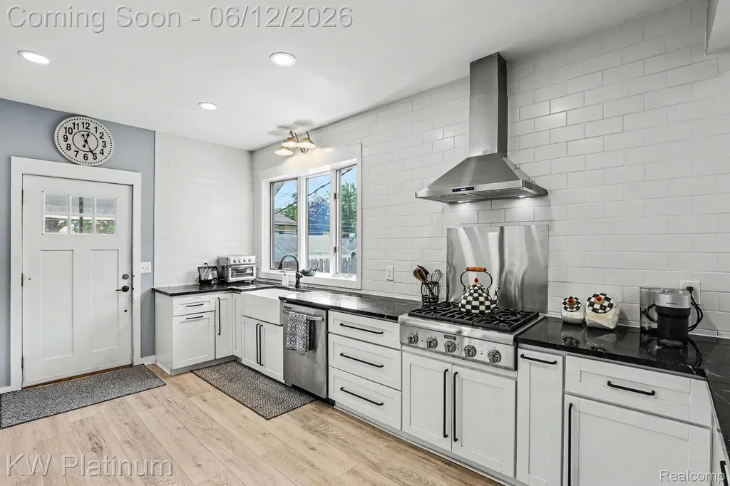 404 N Main Street Capac Village MI 48014