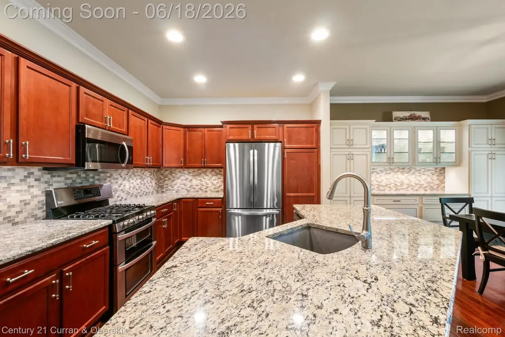 1086 Paddock Drive South Lyon City MI 48178