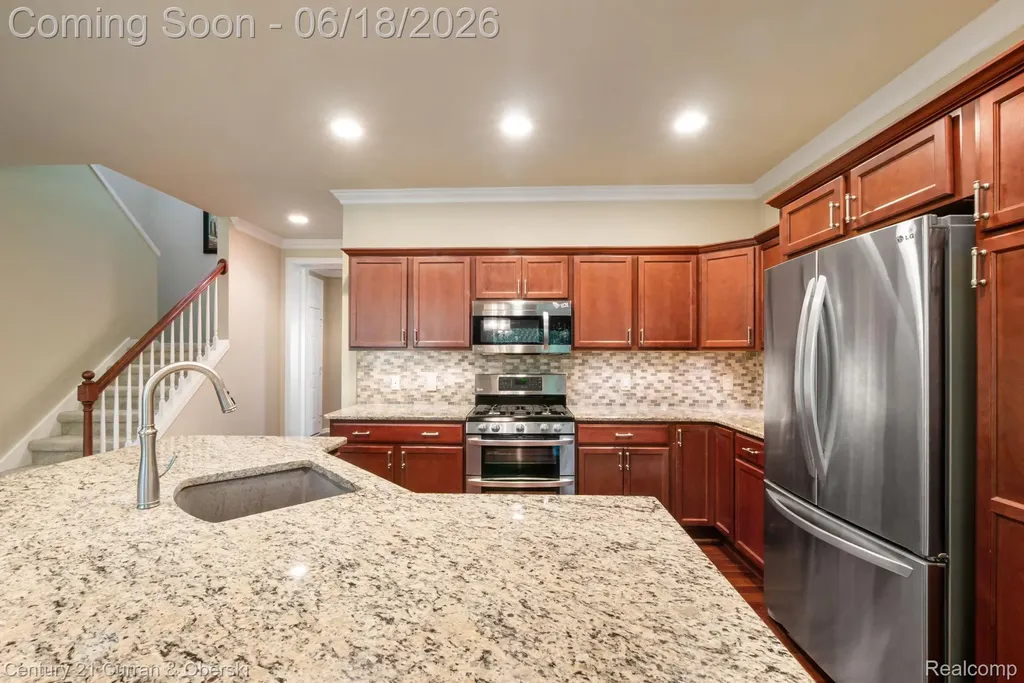 1086 Paddock Drive South Lyon City MI 48178