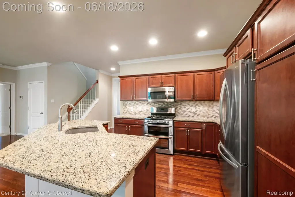 1086 Paddock Drive South Lyon City MI 48178