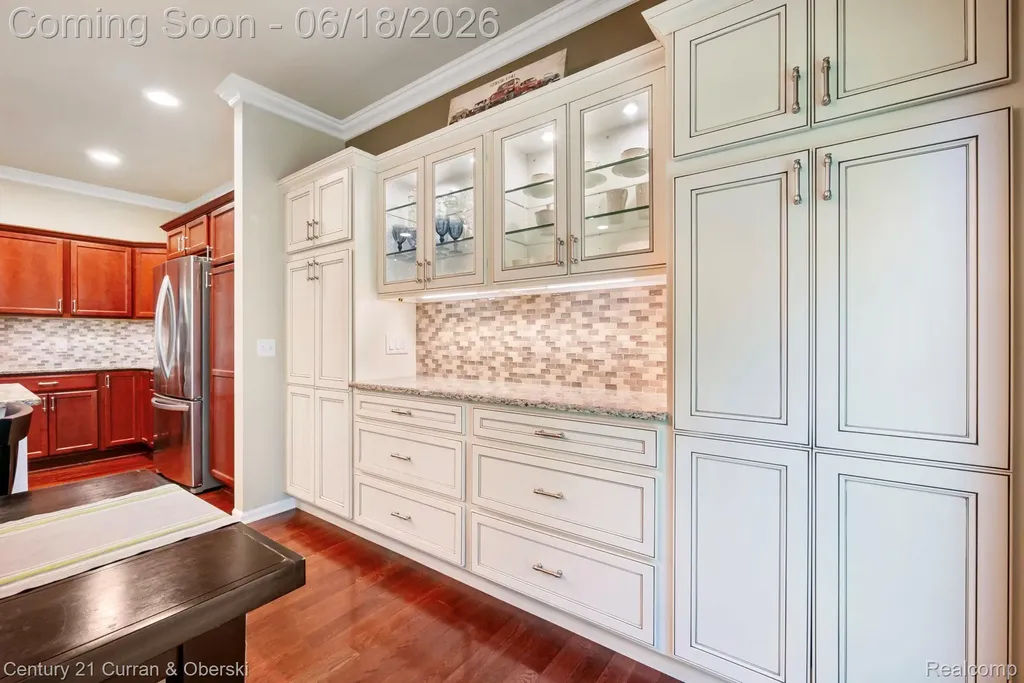 1086 Paddock Drive South Lyon City MI 48178