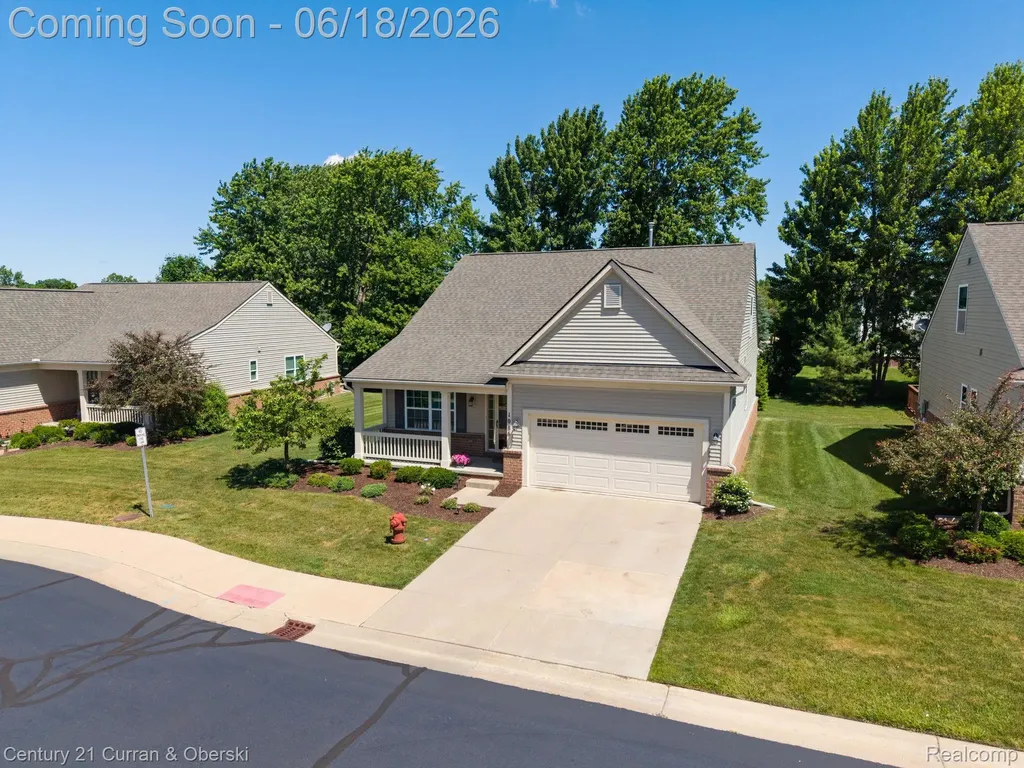 1086 Paddock Drive South Lyon City MI 48178