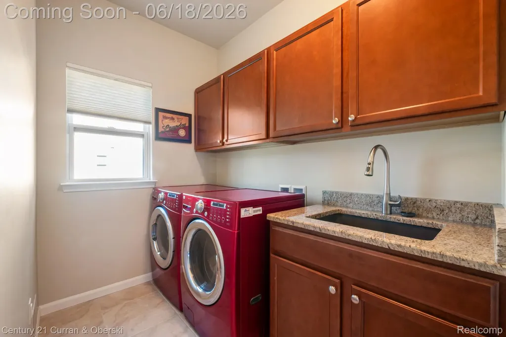 1086 Paddock Drive South Lyon City MI 48178