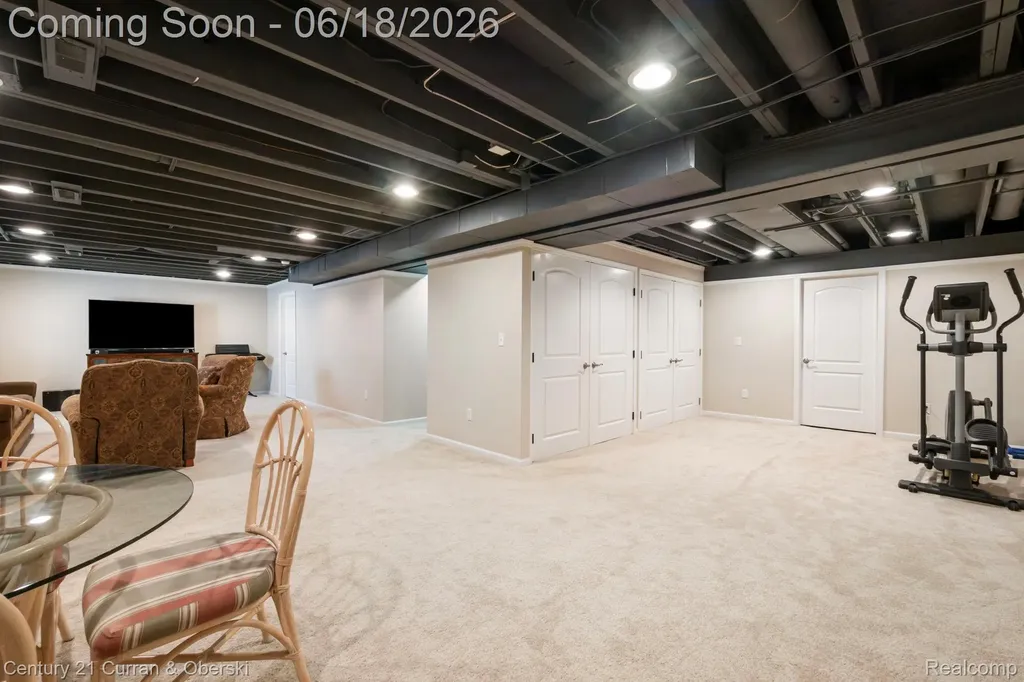 1086 Paddock Drive South Lyon City MI 48178