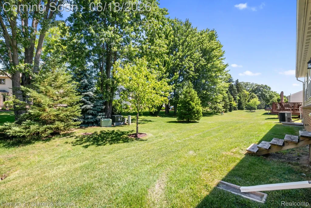 1086 Paddock Drive South Lyon City MI 48178