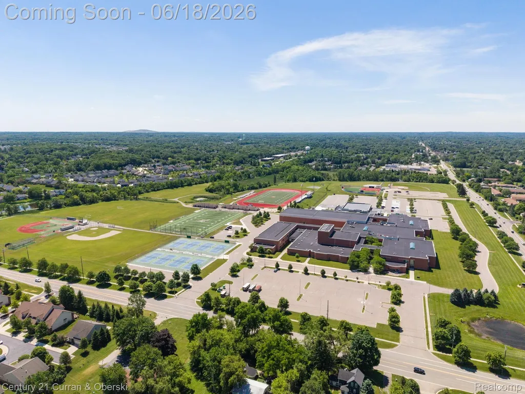 1086 Paddock Drive South Lyon City MI 48178