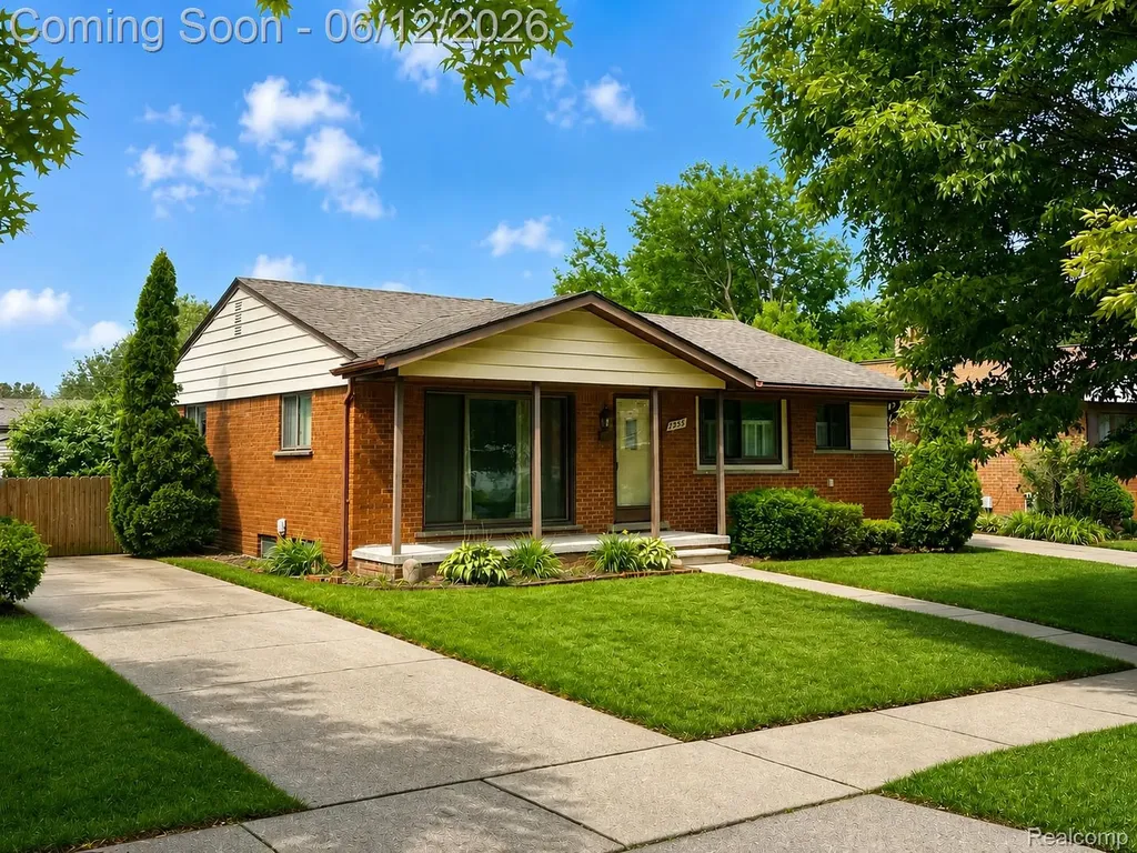 1235 Jenifer Avenue Madison Heights City MI 48071