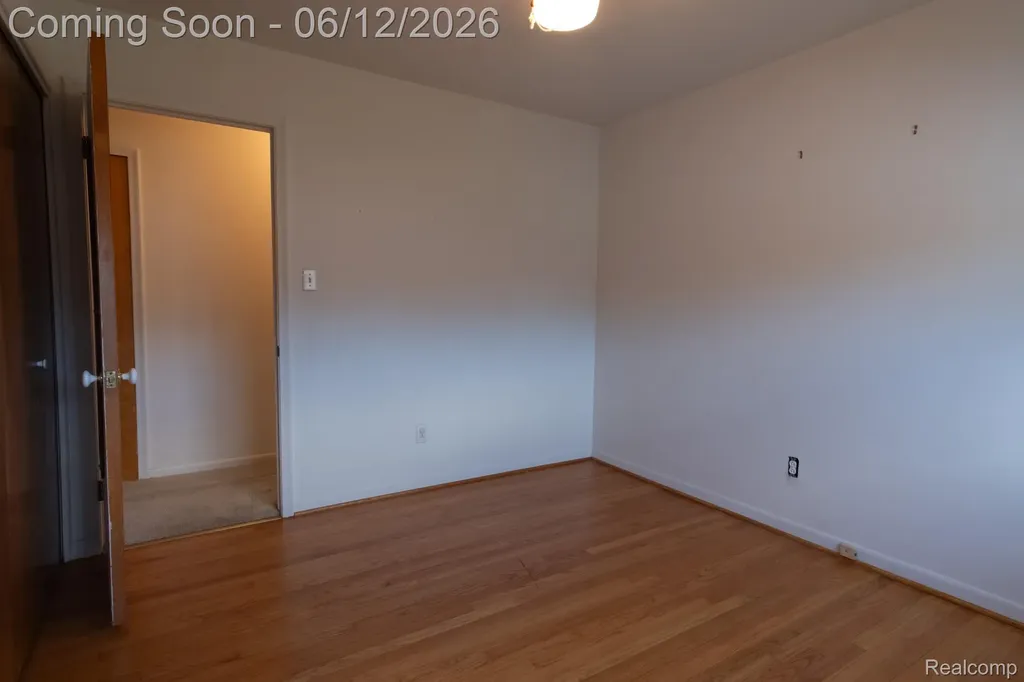 1235 Jenifer Avenue Madison Heights City MI 48071