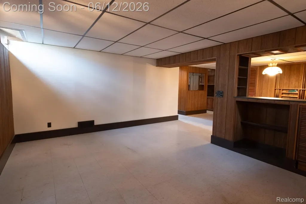 1235 Jenifer Avenue Madison Heights City MI 48071
