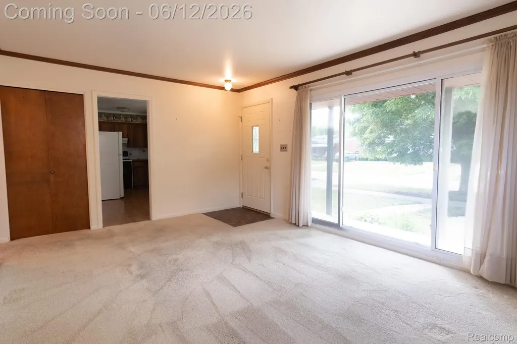 1235 Jenifer Avenue Madison Heights City MI 48071