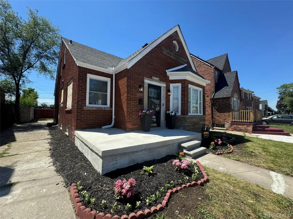 18421 Kentucky Street Detroit City MI 48221