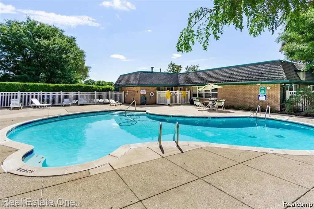 1968 Axtell Drive Troy City MI 48084