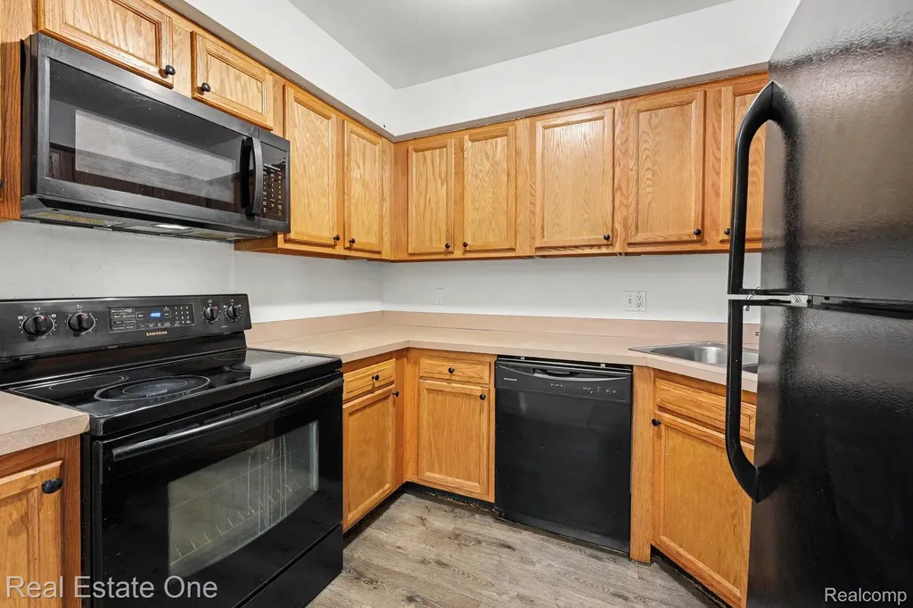 1968 Axtell Drive Troy City MI 48084