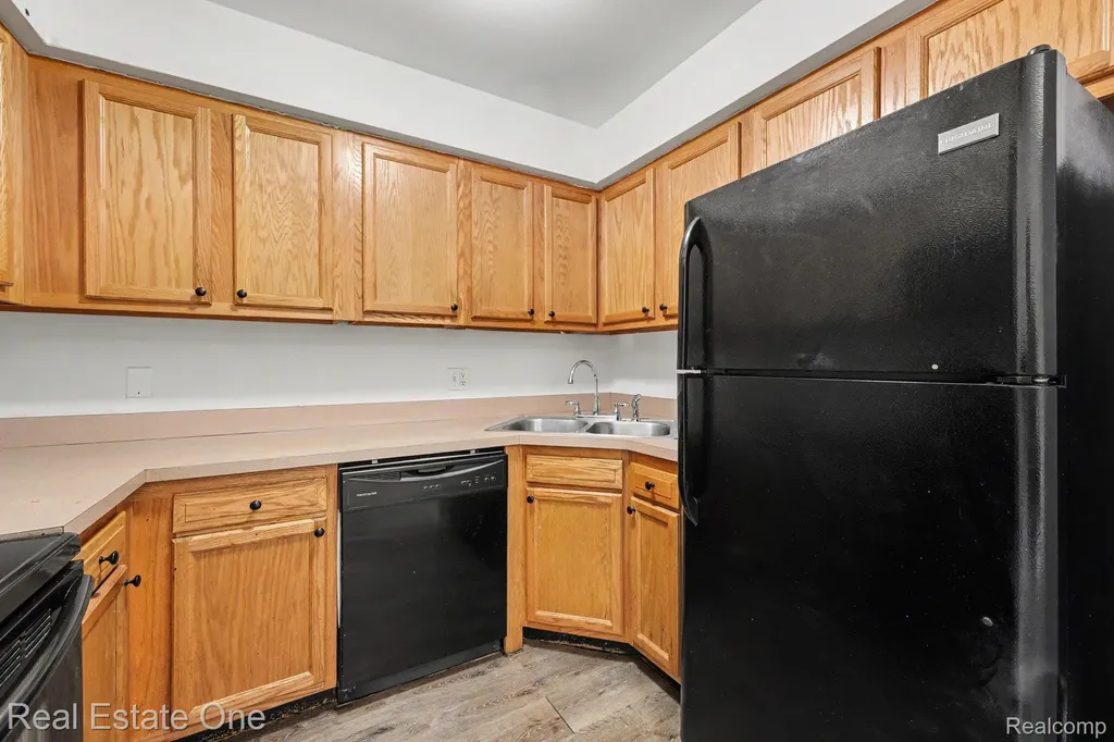 1968 Axtell Drive Troy City MI 48084