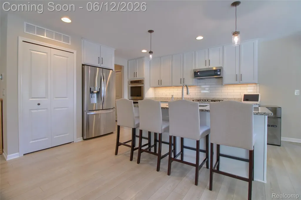 8123 Hudson Drive Westland City MI 48185