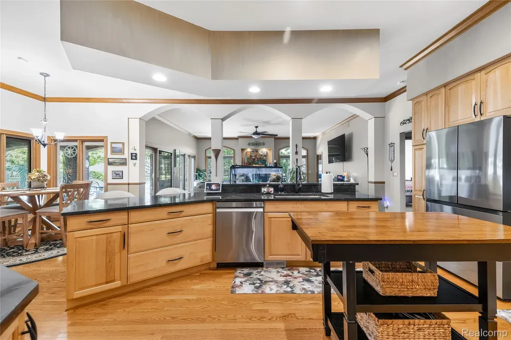 8454 Grays Drive Grosse Ile Township MI 48138