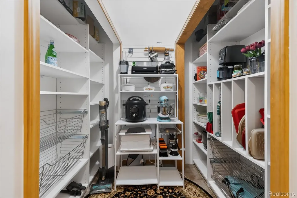 8454 Grays Drive Grosse Ile Township MI 48138