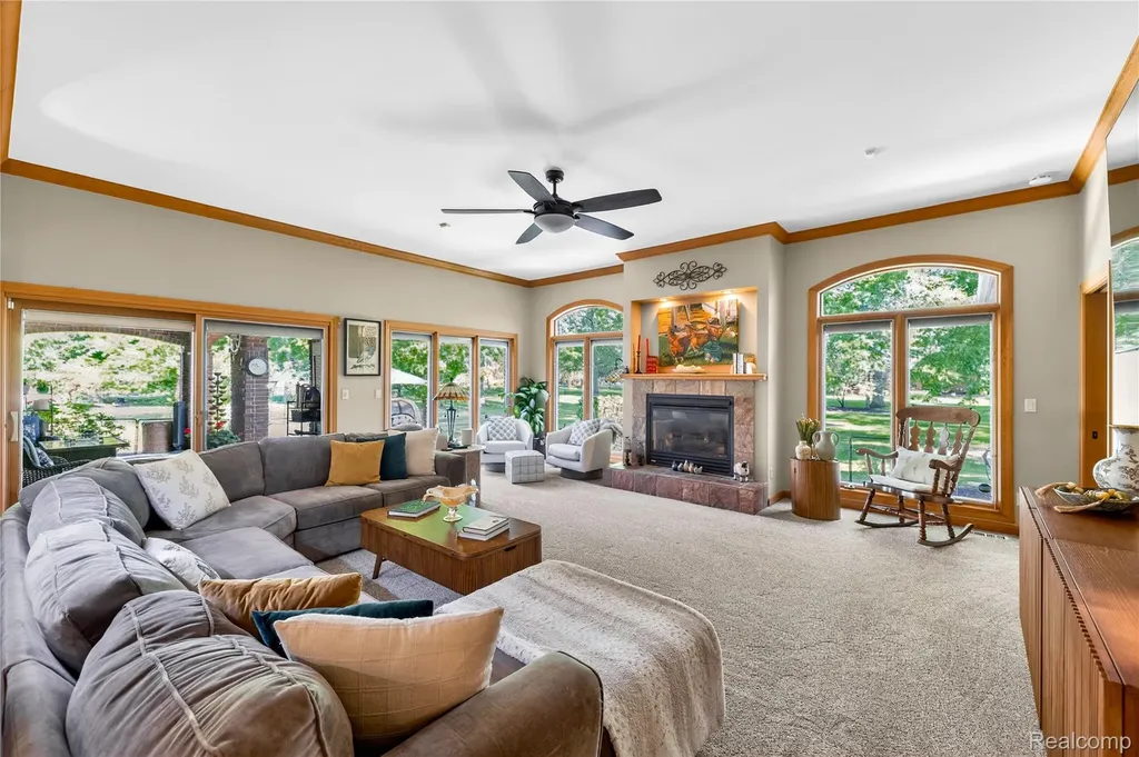 8454 Grays Drive Grosse Ile Township MI 48138