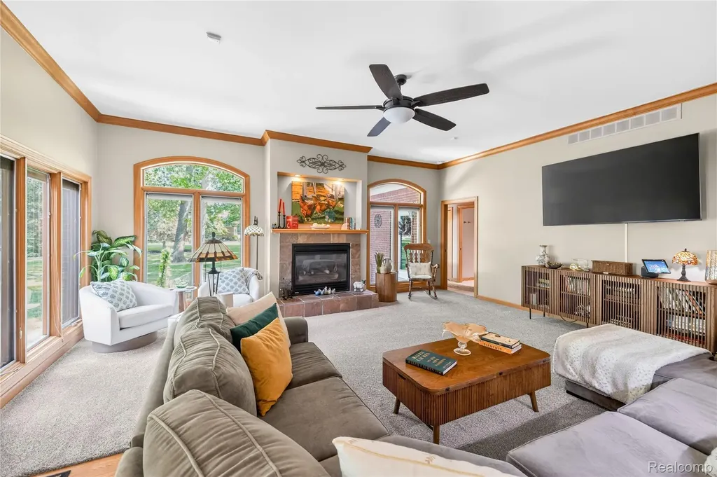 8454 Grays Drive Grosse Ile Township MI 48138