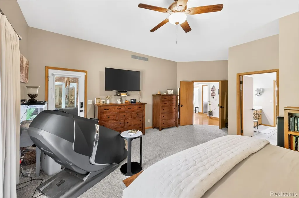 8454 Grays Drive Grosse Ile Township MI 48138