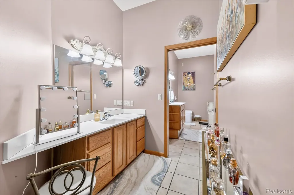 8454 Grays Drive Grosse Ile Township MI 48138