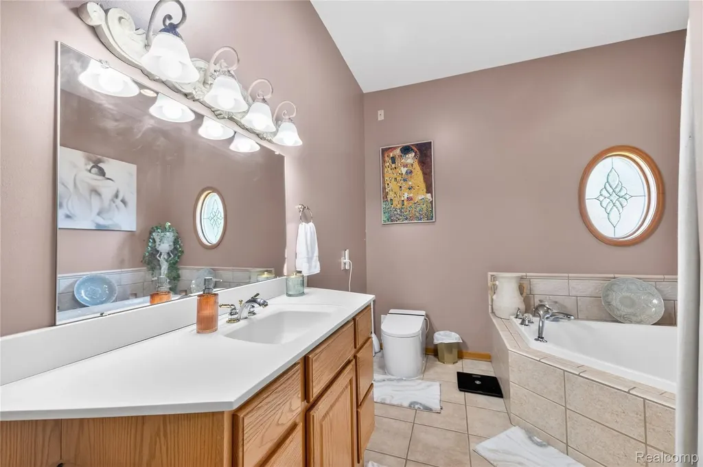 8454 Grays Drive Grosse Ile Township MI 48138
