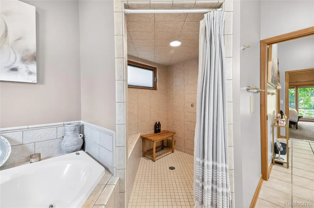 8454 Grays Drive Grosse Ile Township MI 48138