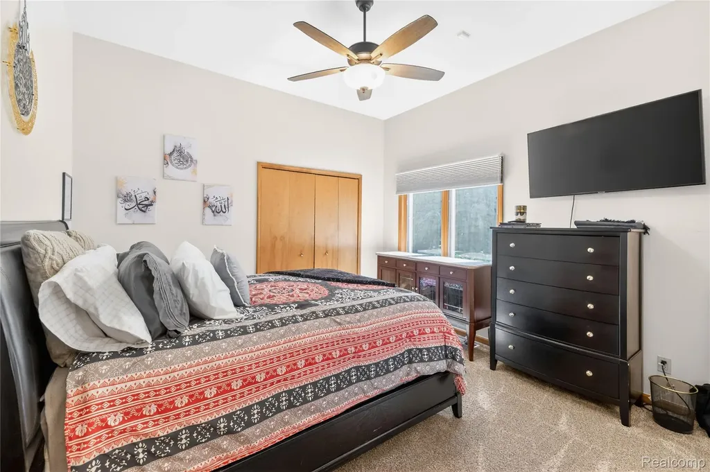 8454 Grays Drive Grosse Ile Township MI 48138