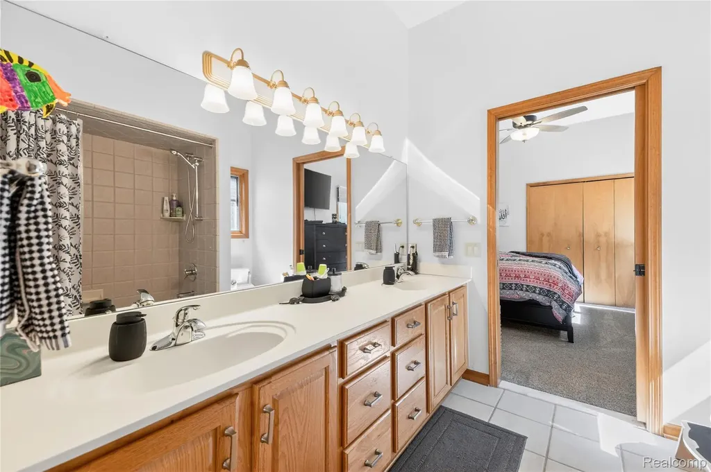 8454 Grays Drive Grosse Ile Township MI 48138