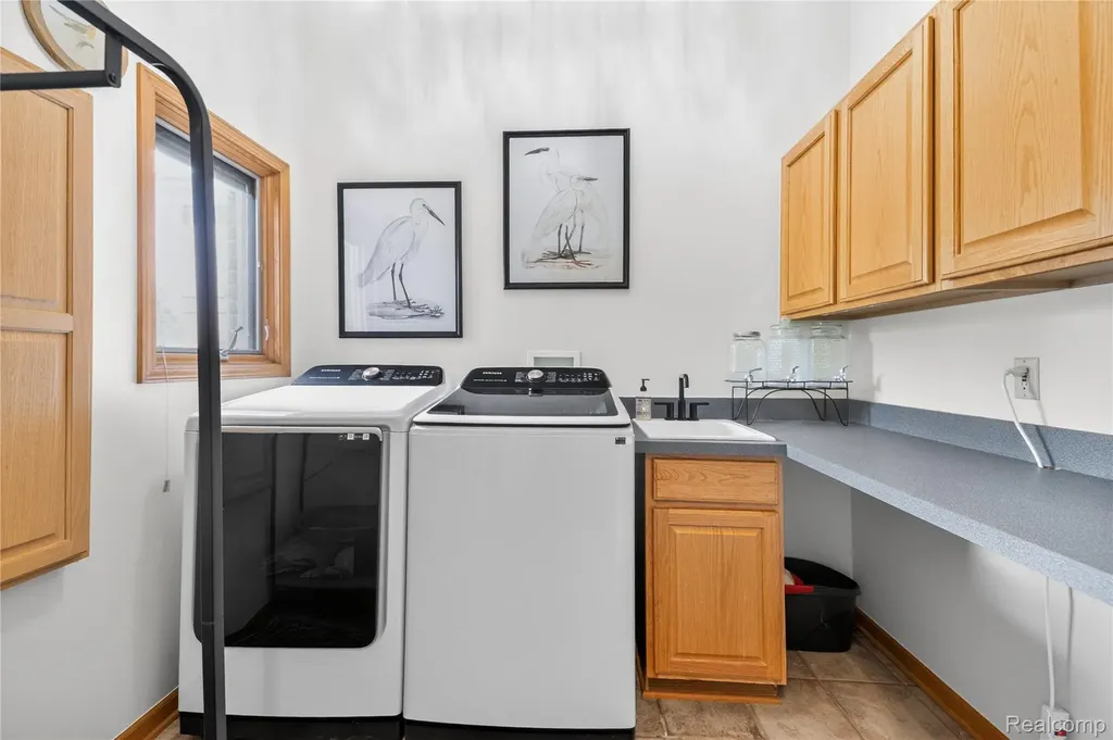 8454 Grays Drive Grosse Ile Township MI 48138