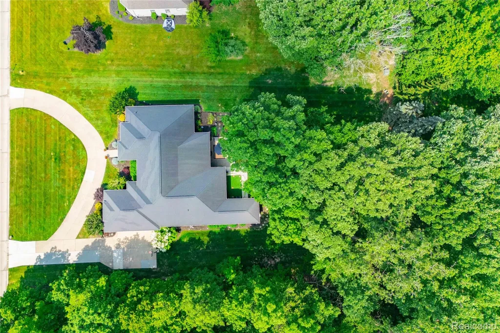 8454 Grays Drive Grosse Ile Township MI 48138