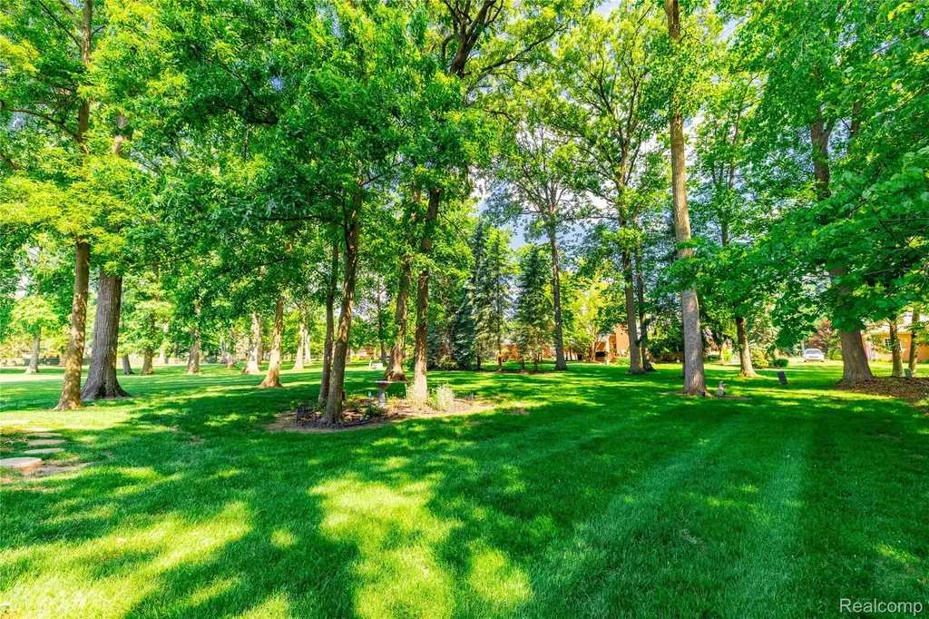 8454 Grays Drive Grosse Ile Township MI 48138