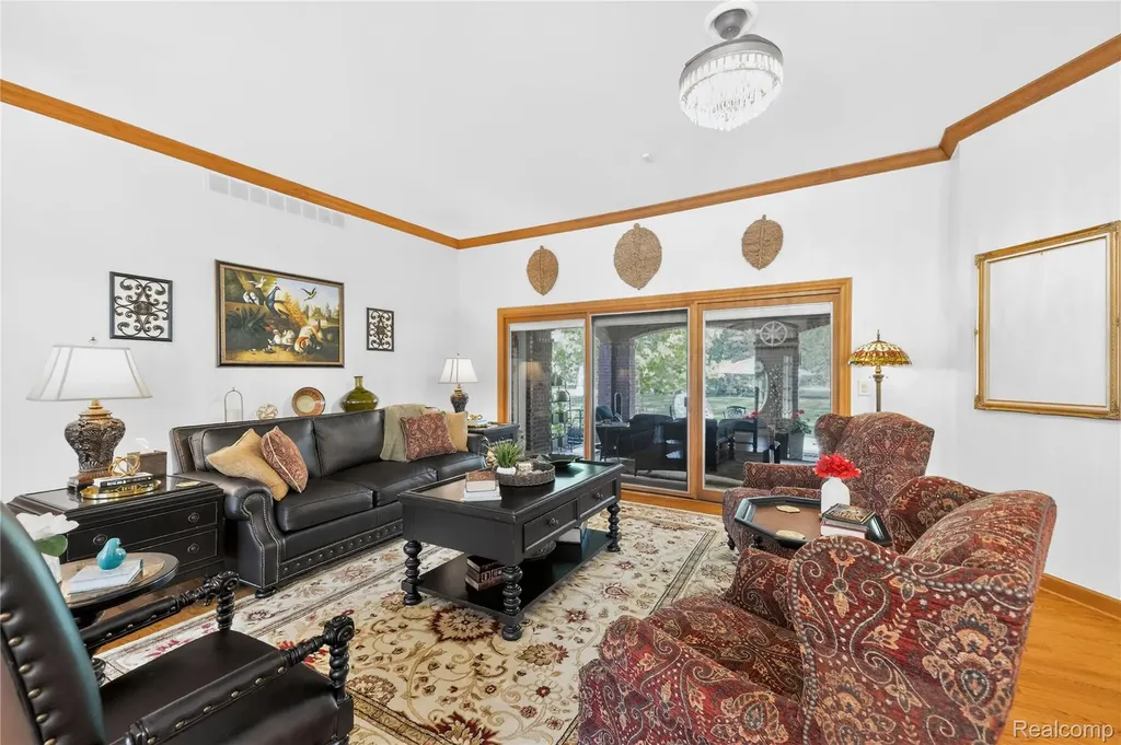 8454 Grays Drive Grosse Ile Township MI 48138
