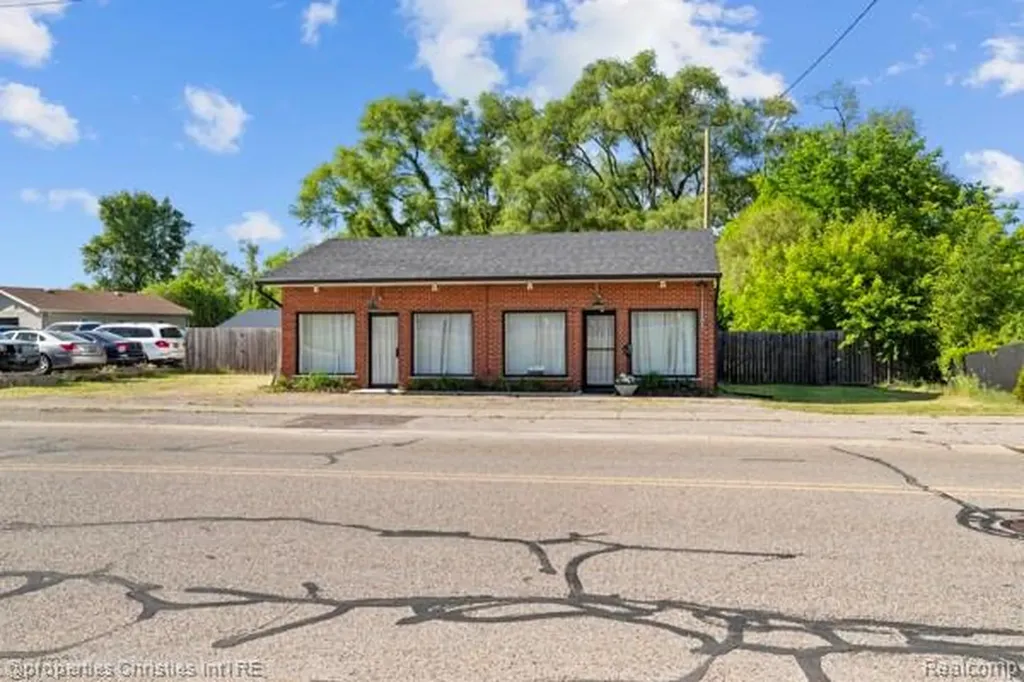 513 Tyler Road Ypsilanti City MI 48198