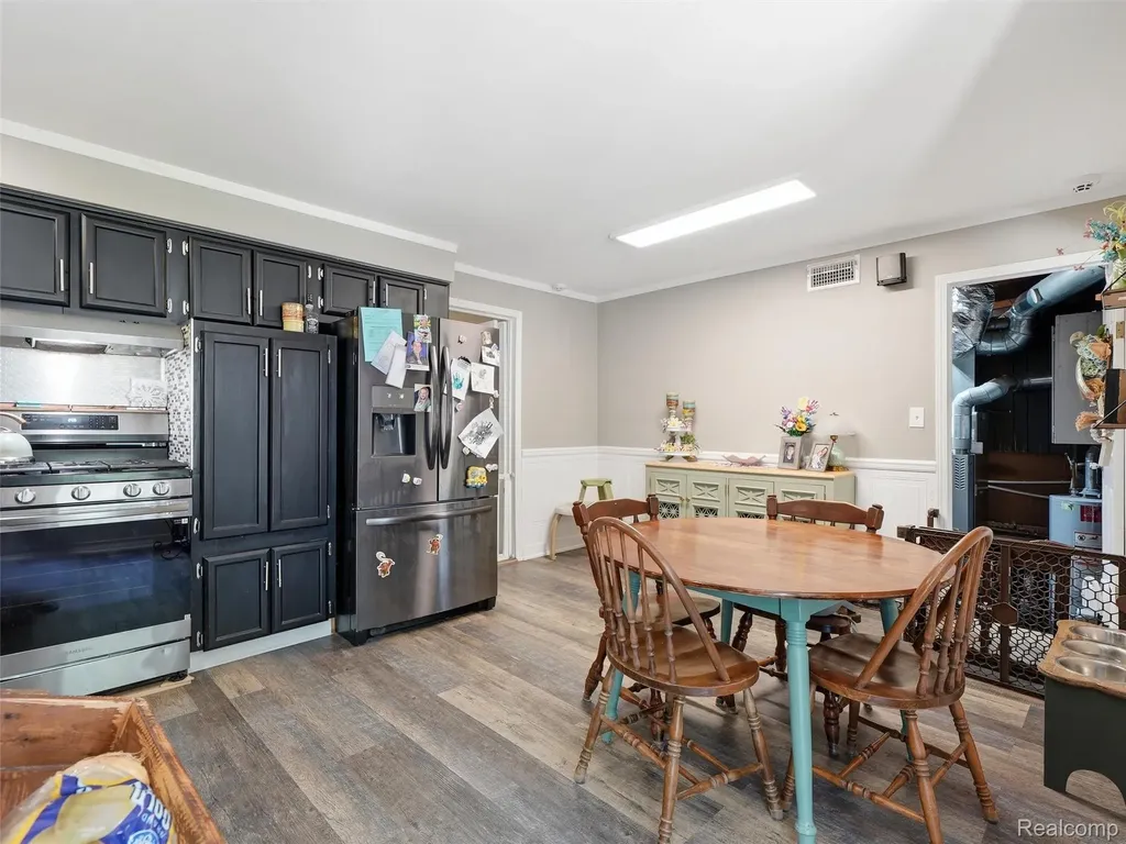 27921 Larchmont Street St. Clair Shores City MI 48081