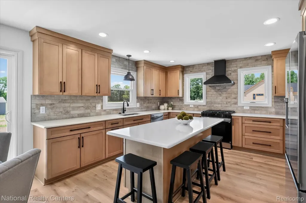 2601 Westwind Drive Highland Charter Township MI 48357