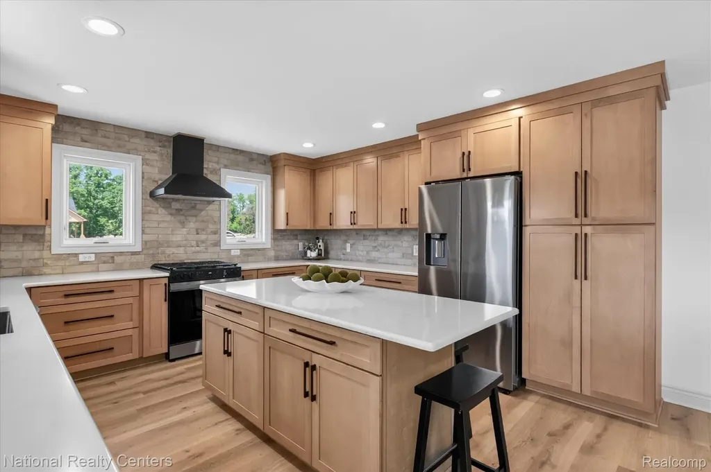 2601 Westwind Drive Highland Charter Township MI 48357