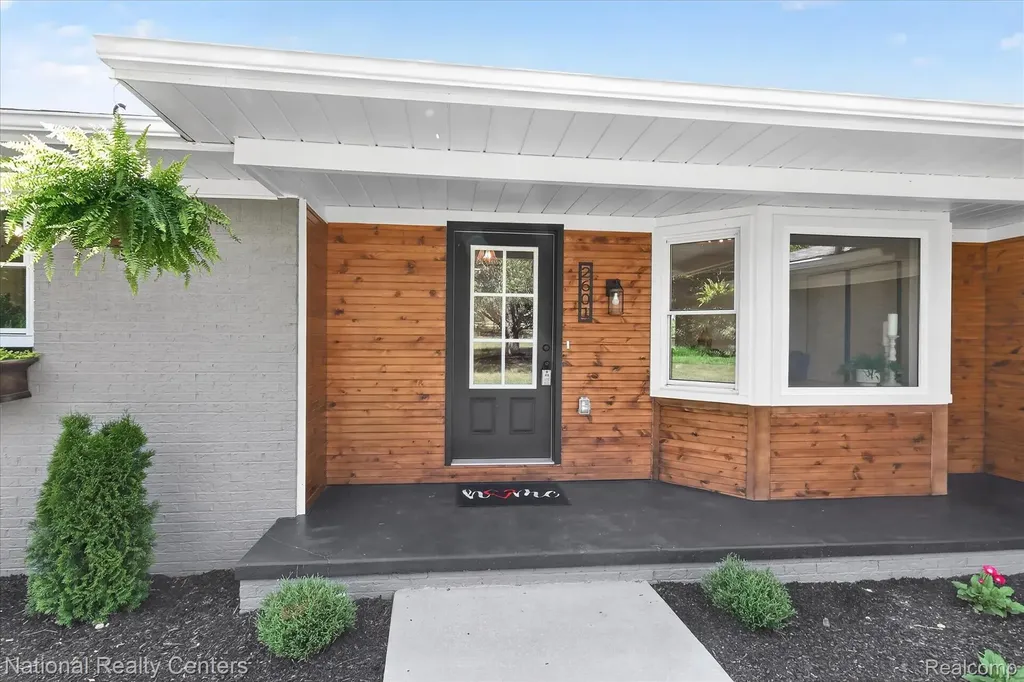2601 Westwind Drive Highland Charter Township MI 48357